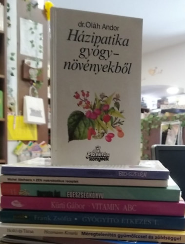 Anita Hessmann-Kosaris, Frank Zs�fia, K�rti G�bor, Berente �gi, Michel Abehsera, H. Bankhofer, Dr. Ol�h Andor - 7 db-os K�NYVMENT� AJ�NLAT, term�szetgy�gy�szat: M�regtelen�t�s gy�m�lccsel �s z�lds�ggel+ Gy�gy�t� �tkez�s 1.+ Vitamin ABC+ Eg�szs�gk�nyv+ ZEN makrobiotilus receptek+ Bio-szel�n+ H�zipatika gy�gyn�v�nyekb�l