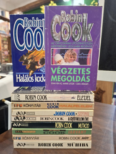 10 db-os Robin Cook K�NYVMENT� AJ�NLAT: Hal�los kock�zat, �letjel, Hal�lf�lelem, Szfinx, V�gzetes megold�s, A gy�trelem �ve, Mut�ci�, J�rv�ny, Agy, M�hiba