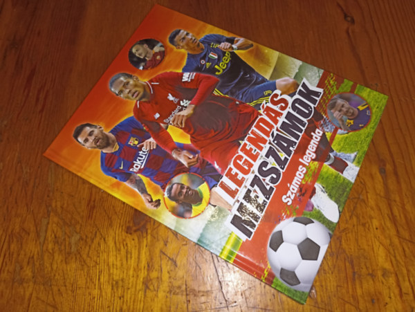 Több szerző - Legendás mezszámok