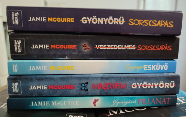 Jamie McGuire - Gynyr sorscsaps sorozat (5 db knyv) / Gynyr sorscsaps, Veszedelmes sorscsaps, Gynyr eskv, Gynyr pillanat, Majdnem gynyr