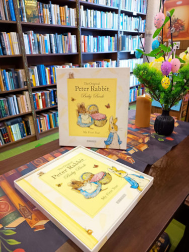 Beatrix Potter - The Original Peter Rabbit Baby Book - My First Year /Ny�l P�ter- els� �veim- Babanapl�/