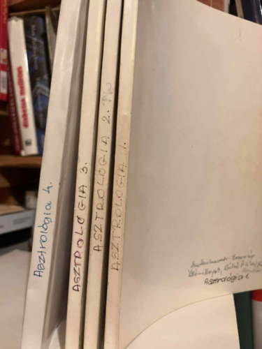 Hesz P�tern� - Asztrol�gia tank�nyvek