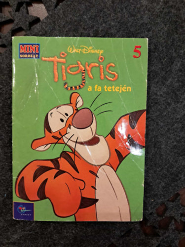 Tigris a fa tetej�n
