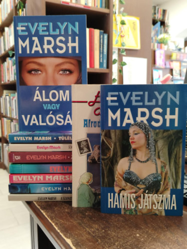Evelyn Marsh - KNYVMENT AJNLAT, 10 DB. Evelyn Marsh. Afrodit sikolya+ Hamis jtszma+ lom vafy valsg+ Tlls+ Rmlet a katedrlisban+ A gygyt Buddha+ A rm+ Rettegs+ A csapda+ A szanatrium rejtlye