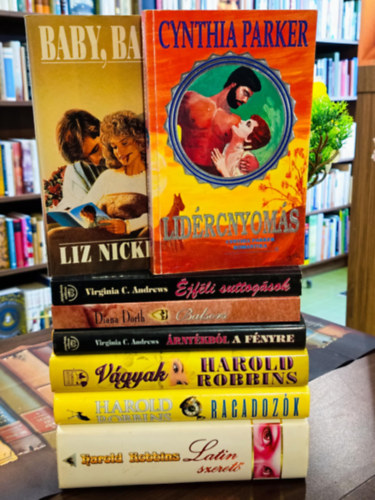 Liz Nickles, Virginia C. Andrews, Diana Dorth, Harold Robbins Cynthia Parker - Romantikus k�nyvcsomag 8 darabos K�NYVMENT� AJ�NLAT: Lid�rcnyom�s, Baby, baby, �jf�li suttog�sok, Balsors, �rny�kb�l a f�nyre, V�gyak, Ragadoz�k, Latin szeret�