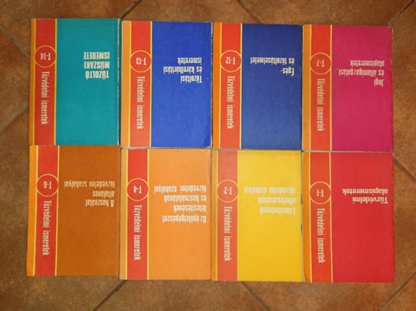 8 kiadvány a Tűzvédelmi ismeretek cíímű sorozatból: Tűzvédelmi alapismeretek T-1, Létesítmények elhellyezésének tűzvédelmi szabályzata T-2, Az épületgépészetlétesítésének és használatának tűzvédelmi szabályai (további