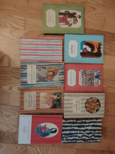 8 db. p�ty�s-cs�kos k�nyv Anunymus diplomatat�sk�val+ Ang�la+Sz�v a ker�t�sen+Az egy�ttes+Hol van m�r az az id�+Hi�nyzik Szecs�+Andersen kisasszony+Nem akarom, hogy megn�s�lj+Elizabeth