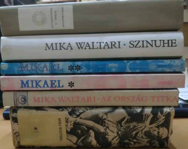 Mika Waltari - 6 db Mika Waltari: Az emberiség ellenségei + Az ország titka + Mikael I.-II. + Szinuhe + Turms, a halhatatlan (5 regény, 6 kötetben)