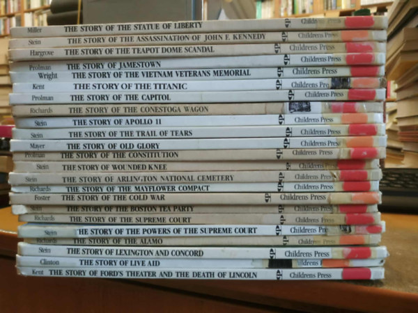 Weekly Reader Books - 23 db Cornerstones of Freedom (Sz�rv�nysz�mok felsorolva az adatlapon)