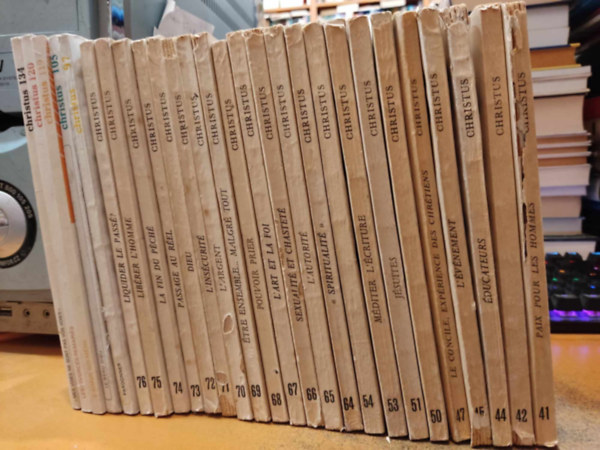 Descl�e de Brouwer - 27 db Christus - kereszt�ny magazin, sz�rv�nysz�mok (sorsz�mok a term�klapon)