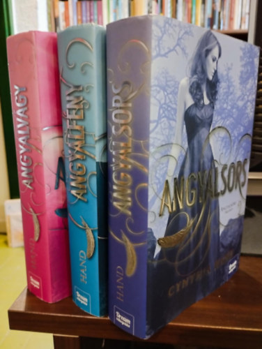 Cynthia Hand - Angyalsors tril�gia: Angyalsors, Angyalf�ny, Angyalv�gy