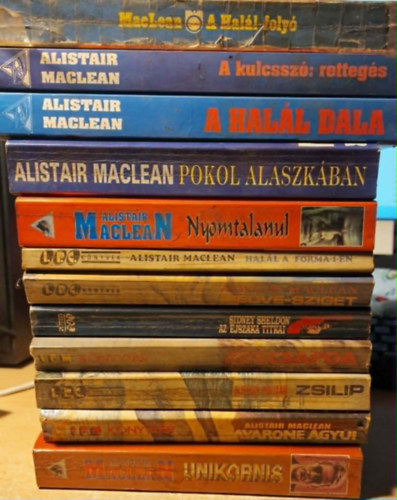 Alistair MacLean - 12db Alistair Maclean könyvek.