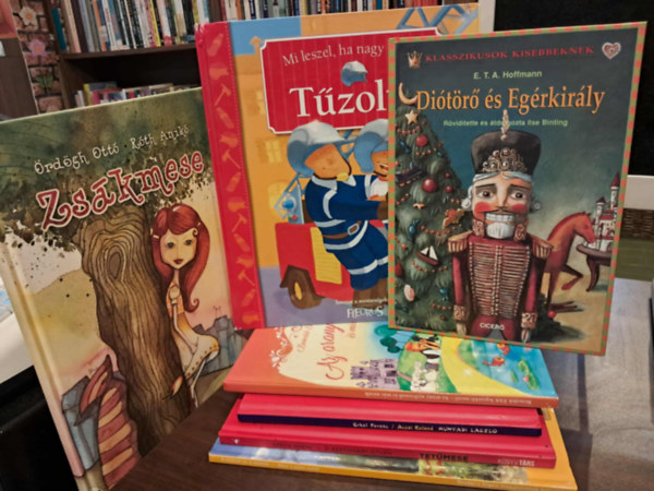 Acsai Roland, Ilse Binting, Sz�csi No�mi, �rd�gh Ott� Vincent Villeminot - 7 db-os mesek�nyv K�NYVMENT� AJ�NLAT: Mi leszel, ha nagy leszel? - T�zolt�, Benedek Elek legszebb mes�i - Az arany ny�lvessz� �s m�s mes�k, Hunyadi L�szl�, Di�t�r� �s Eg�rkir�ly, Tet� mese, Zs�kmese, A moln�r �s a szam�r