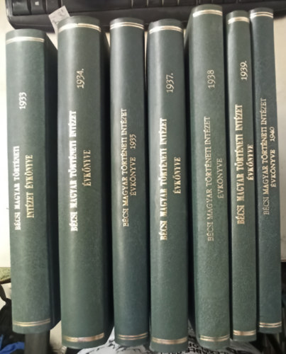 Angyal D�vid  (szerk.) - 7 db A Gr�f Klebelsberg Kuno Magyar T�rt�netkutat� Int�zet �vk�nyve: 1933., 1935., 1937-1940