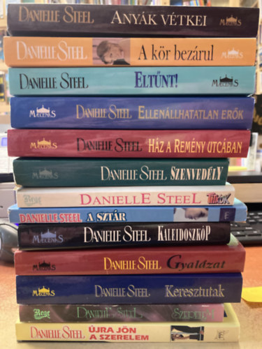 13 db Danielle Steel könyvcsomag