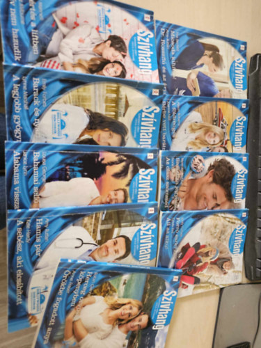 Anne Fraser, Carol Marinelli, Melanie Milburne, Amy Ruttan, Kate Hardy, Louisa George, Janice Lynn, Emily Forbes, Lynne Marshall, Cindy Kirk, Emily Forbes, Janice Lynn Robin Gianna - Szvhang - Szerelem ellen nincs orvossg 572-589. (9db egyben!)