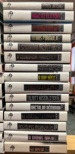 Steve Alten, Jeffrey Archer, Malcolm Bell, Peter Blauner, Nicholas Coleridge, Peter Clement, John Conolly, Frank Delaney, Michael C. Eberhardt, Allan Folsom, G. M. Ford, J. F. Freedman, S John Altman - 53 db Vilgsikerek: Kmek jtka, Harc az letrt, A lzad glit, Titkos formula, A szigoran rztt hz, A tizenegyedik parancsolat, Vgs bcs, A nap hse, A srkny hljban, Tiltott ksrletek, Arctalan dmonok, Az