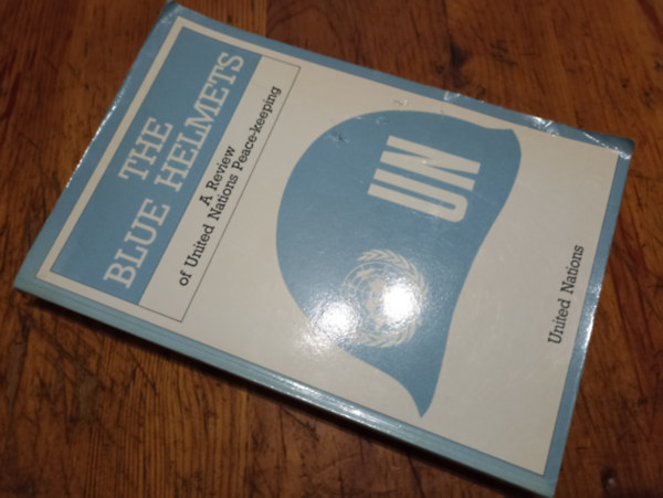 T�bb szerz� - The Blue Helmets