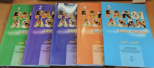 Dr. Esmaeel Hosseini, Sara Namjoo  Alaeddin Pazargadi (illus.) - Farsi asan - Easy Persian 1-5. (I-V.) (Rahnama Press)