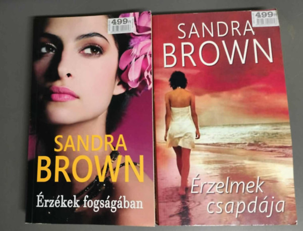 Sandra Brown - 2 db Sandra Brown k�nyv - �rz�kek fogs�g�ban + �rzelmek csapd�ja