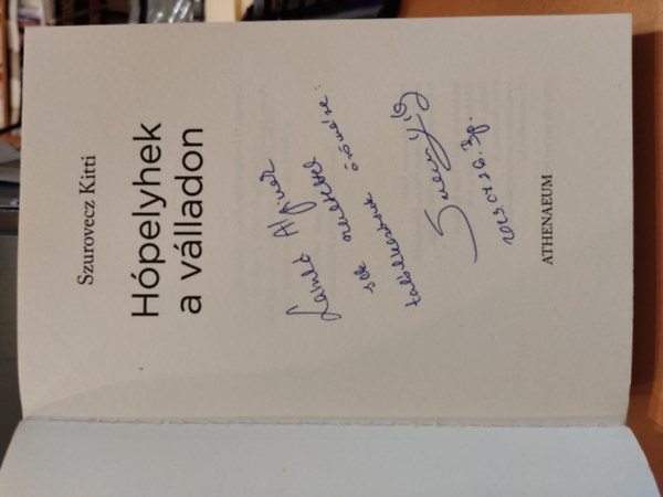 Szurovecz Kitti - Hpelyhek a vlladon