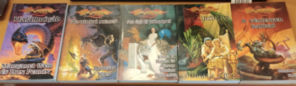 Douglas Niles, Linda P. Baker, Margaret Weis- Don Perrin Richard A. Knaak - 5 db DragonLance, Kosz hbor sorozat: Hallbrigd + Az utols nemes + Az gi j knnyei + A bbkirly + A vrtenger kalzai