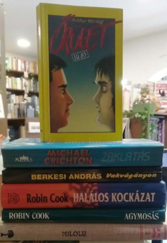 Robin Cook, Berkesi András, Michael Crichton, Arthur Herzog Bánffy Miklós - 6 db-os KÖNYVMENTŐ AJÁNLAT, krimi: Milolu+ Agymosás+ Halálos kockázat+ vakvágányon+ Zaklatás+ Őrület