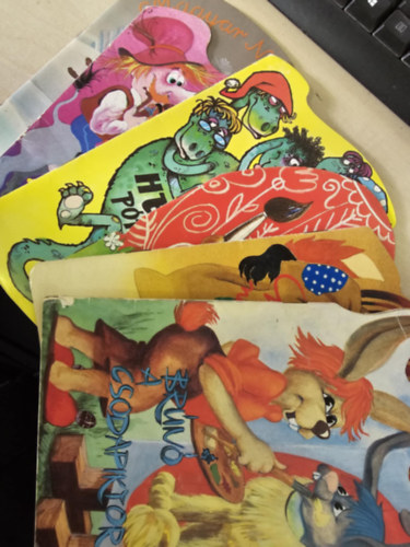 Joó Katalin, SZERZŐ Bíró Erika Erna Molnár Péter Bartók István - GRAFIKUS Gelléri István - 6db mesefüzet: A molnár, a fia, meg a szamár+ Róka koma+ A hétfejű pótnagymama+ Ki lesz a húsvéti nyúl+ A szállást kérő róka+ Brúnó a csodapiktor