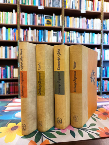 Sz�ch�nyi Zsigmond - Vad�szat k�nyvcsomag 4 darabos K�NYVMENT� AJ�NLAT:  :Afrikai t�bort�zek+ Denatur�lt Afrika+ Csui!...+ Nahar