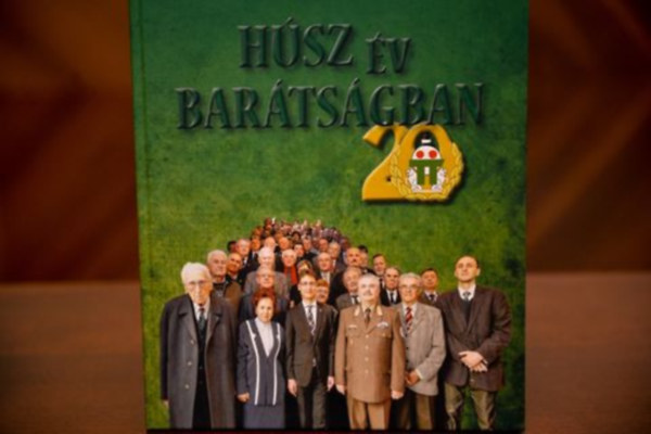 H�sz �v bar�ts�gban