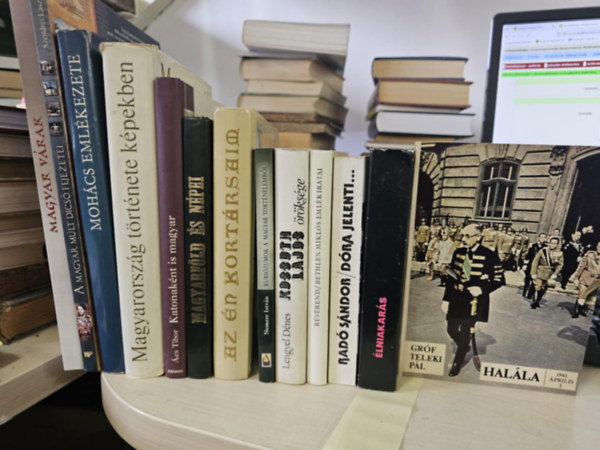 �cs Tibor, F�nyes Elek, Luczenbacher J�nos, Miksz�th K�lm�n, Nemere Istv�n, Lengyel D�nes, Dominique R�v�rend, Rad� S�ndor, Dr. Zakar Andr�s Szendrei L�szl� - 13db magyar t�rt�nelem, K�NYVMENT� AJ�NLAT: Magyar v�rak+ A magyar m�lt dics� fejezetei+ Magyarorsz�g t�rt�nete k�pekben+ Katonak�nt is magyar+ Magyarf�ld �s n�pei+ Az �n kort�rsaim+ Kuri�zumok a magyar t�rt�nelemb�l+ Kossuth La