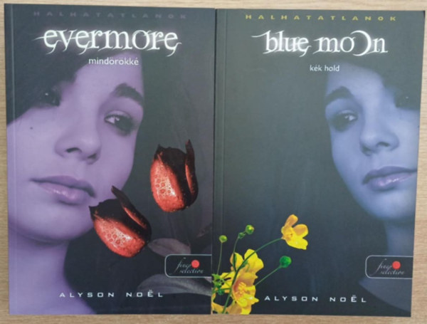 Alyson Noel - A Halhatatlanok sorozat 2 kötete: Kék Hold + Mindörökké