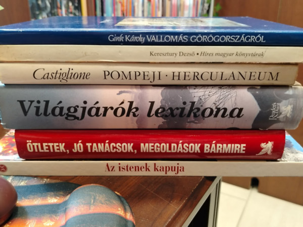 Gink K�roly Keresztury Dezs� Castiglione L�szl� - K�NYVMENT� AJ�NLAT, 6 DB. ALBUMOK. Vallom�s G�r�gorsz�gr�l, H�res magyar k�nyvt�rak, Pompeji . Herculaneum, Vil�gj�r�k lexikona, �tletek, j� tan�csok, megold�sok b�rmire, Az istenek kapuja