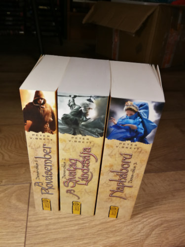 Peter V. Brett - A Dmon-ciklus 1.-3. (A Rovsember / A Sivatag Lndzsja / Naphbor)