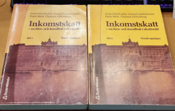 Gustaf Lindencrona, Peter Melz, Christer Silfverberg Sven-Olof Lodin - 2 db jog: Inkomstskatt - en lro- och handbok i skattertt Del 1-2. (Jvedelemad - adjogi tanknyv s kziknyv 1-2. rsz.)(Studentlitteratur)