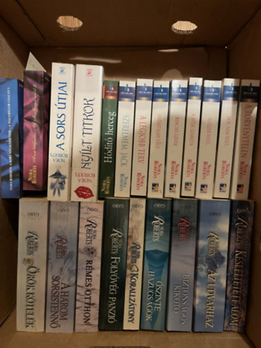 Nora Roberts - 22 db Nora Roberts k�tet