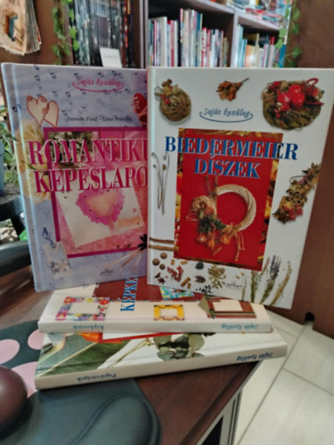 Annamaria Arpini Maria Adele Belluardo Daniela Faut és Lena Podobri Anita Miatto Gallo és Marisa Righetti Poiega - KÖNYVMENTŐ AJÁNLAT, Hobbi könyvek 4 db. Papírvirágok, Képkeretek, Romantikus képeslapok, Biedermeier díszek